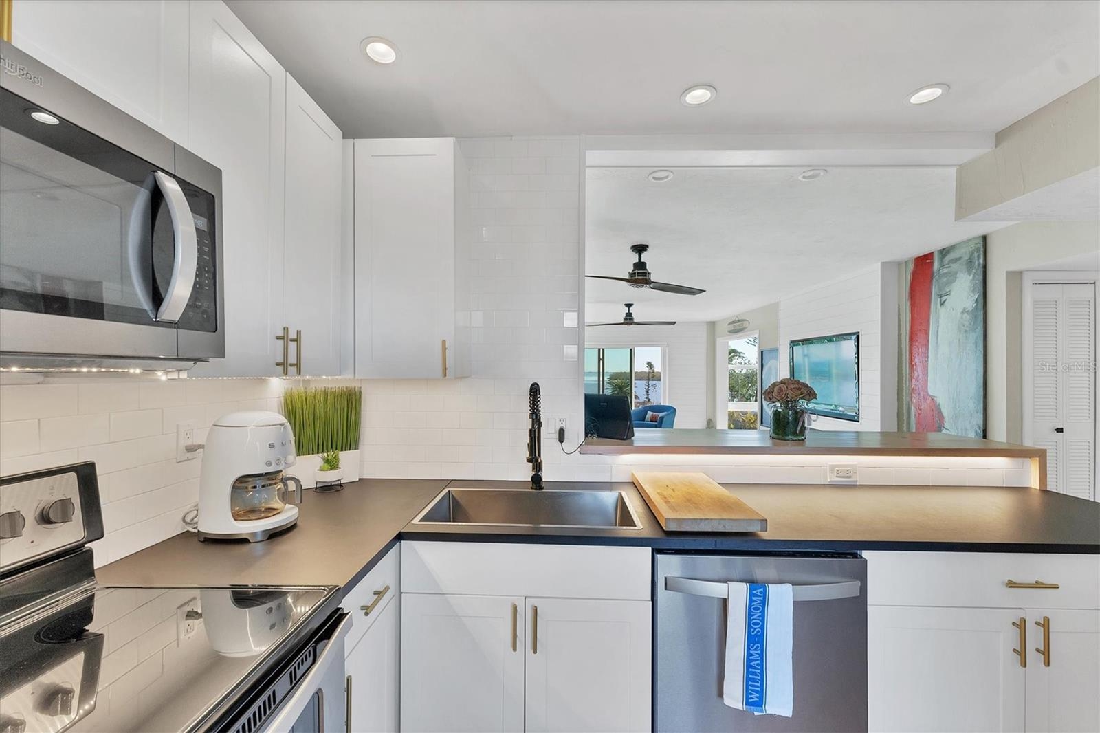 4500 GULF OF MEXICO DR #305, LONGBOAT KEY, FL, 34228