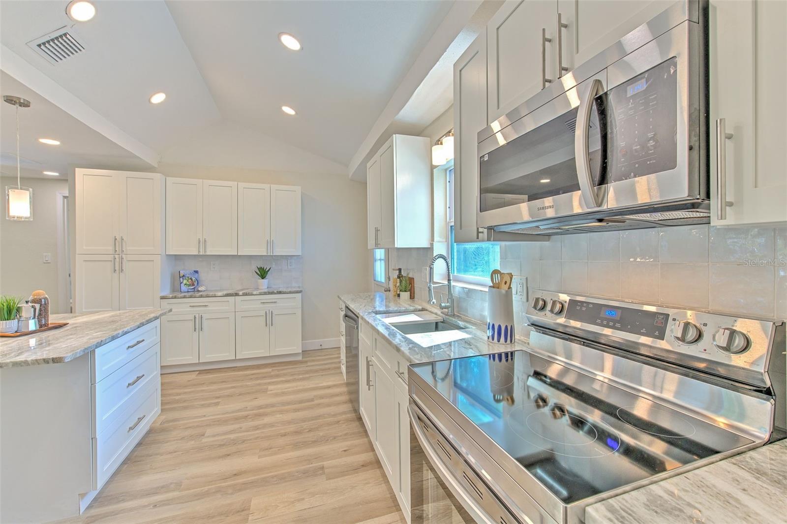 6706 50TH AVE N, ST PETERSBURG, FL, 33709