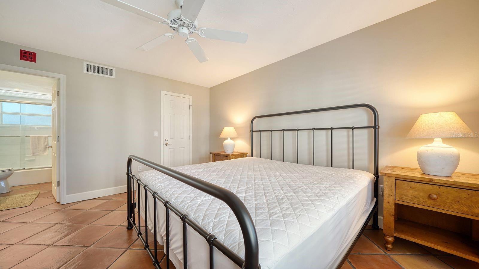 800 BENJAMIN FRANKLIN DR #406, SARASOTA, FL, 34236