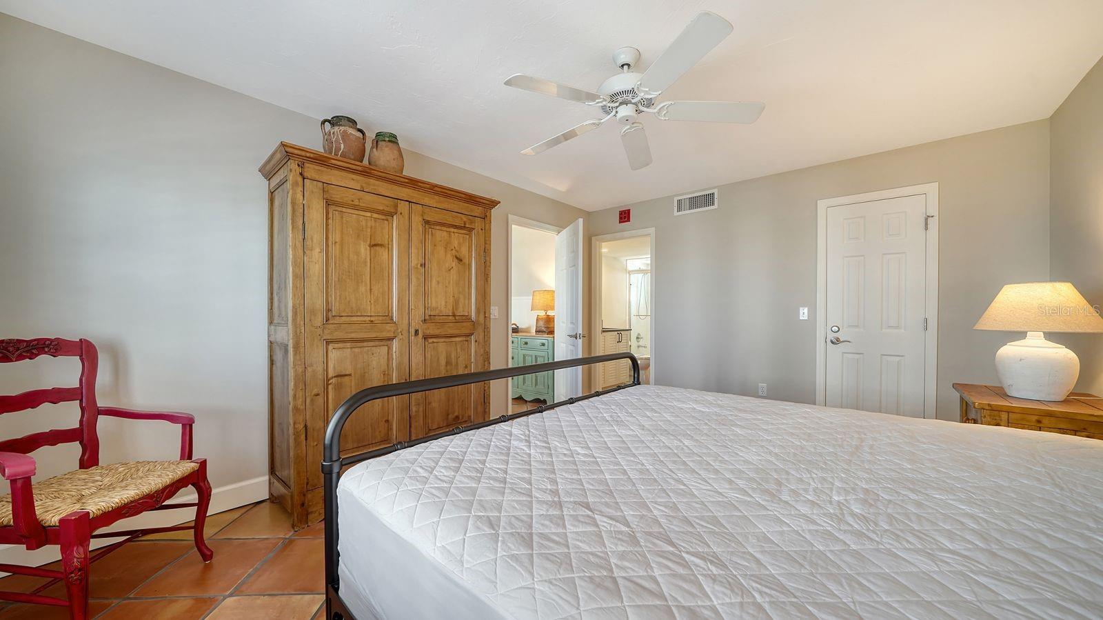 800 BENJAMIN FRANKLIN DR #406, SARASOTA, FL, 34236