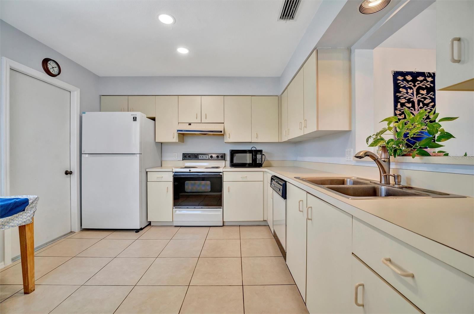 646 IRONWOOD CIR #127, VENICE, FL, 34292
