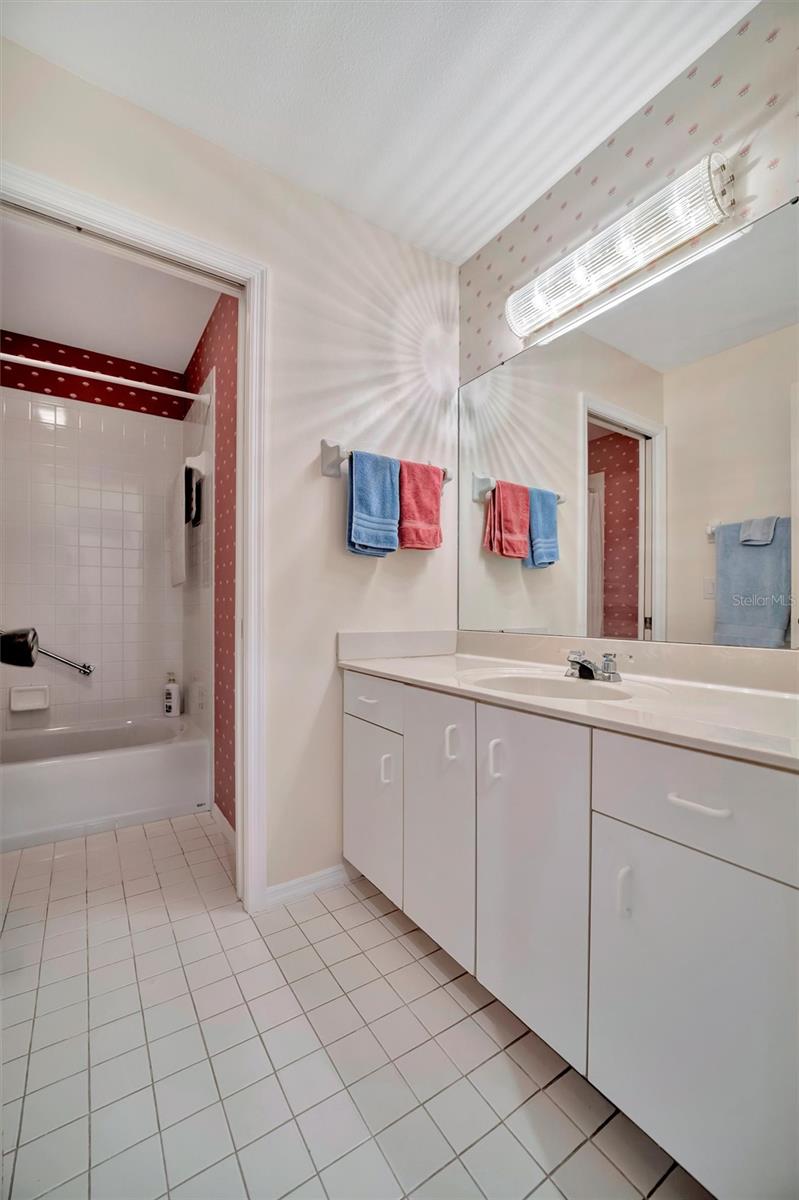 646 IRONWOOD CIR #127, VENICE, FL, 34292