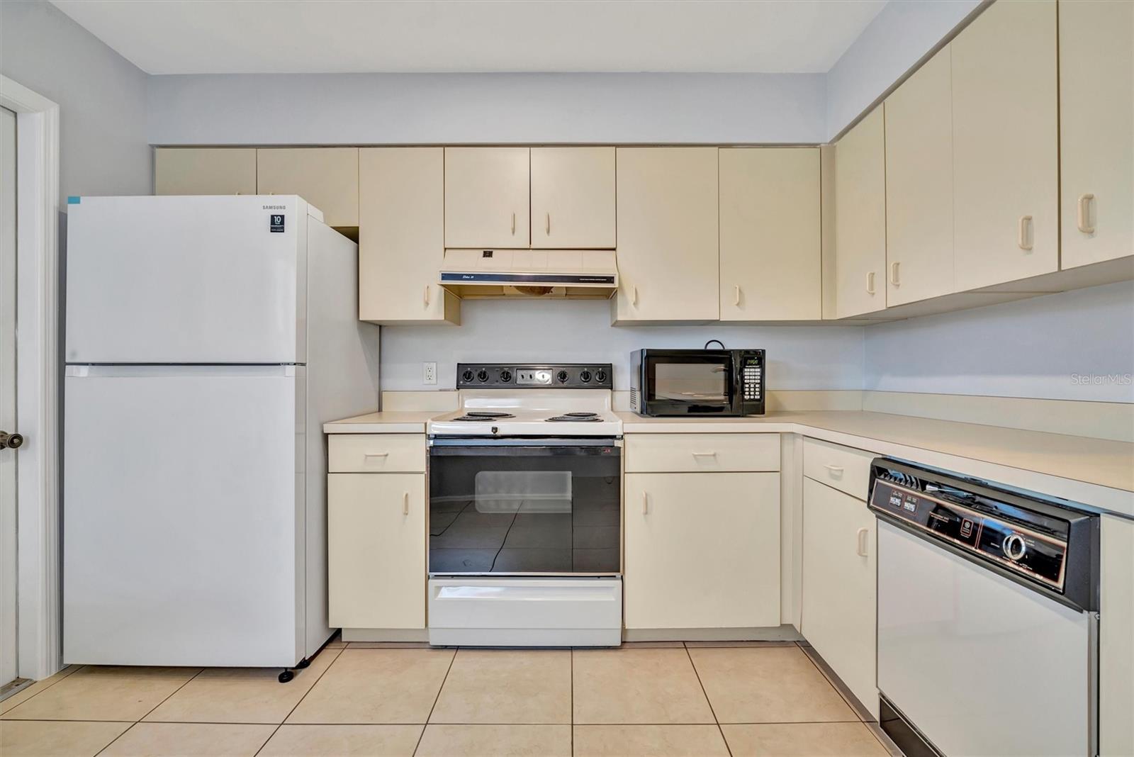 646 IRONWOOD CIR #127, VENICE, FL, 34292