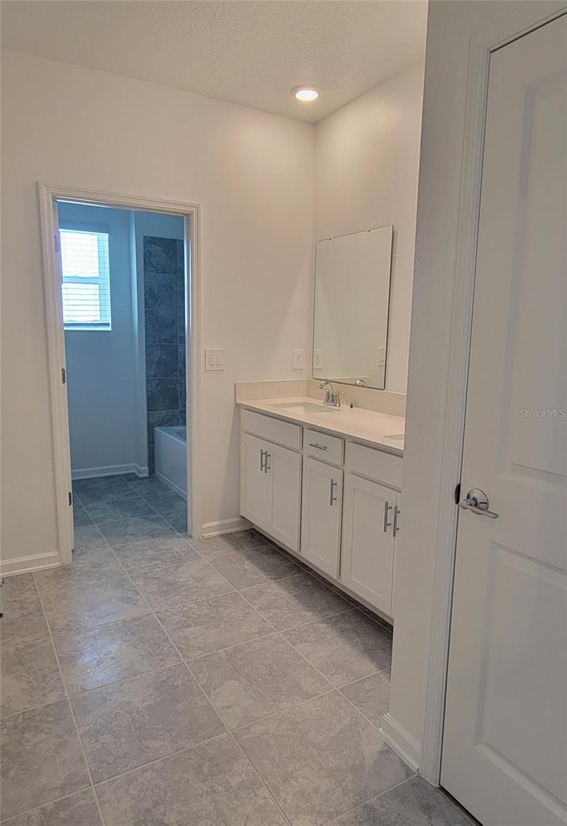 2587 RUNNERS CIR, CLERMONT, FL, 34714
