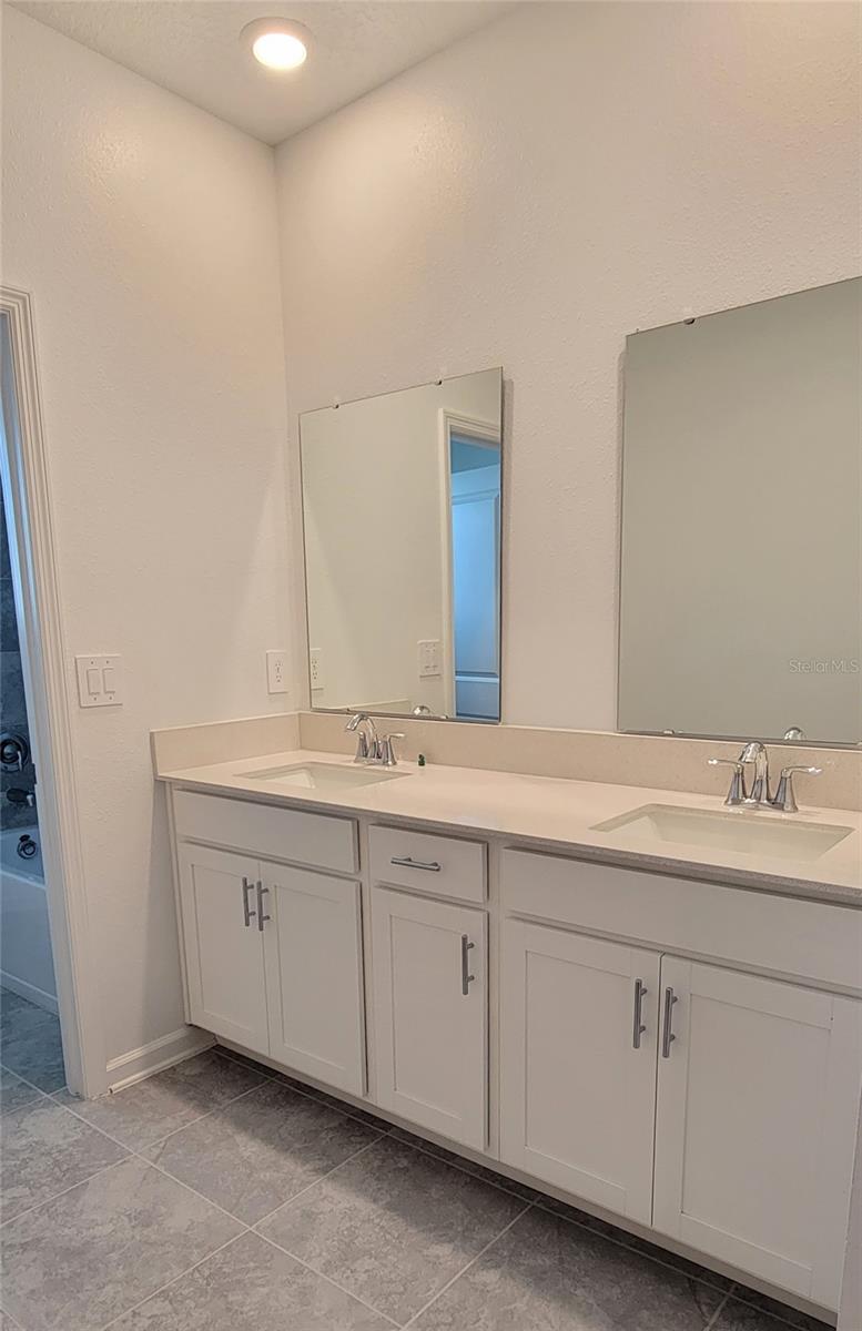 2587 RUNNERS CIR, CLERMONT, FL, 34714