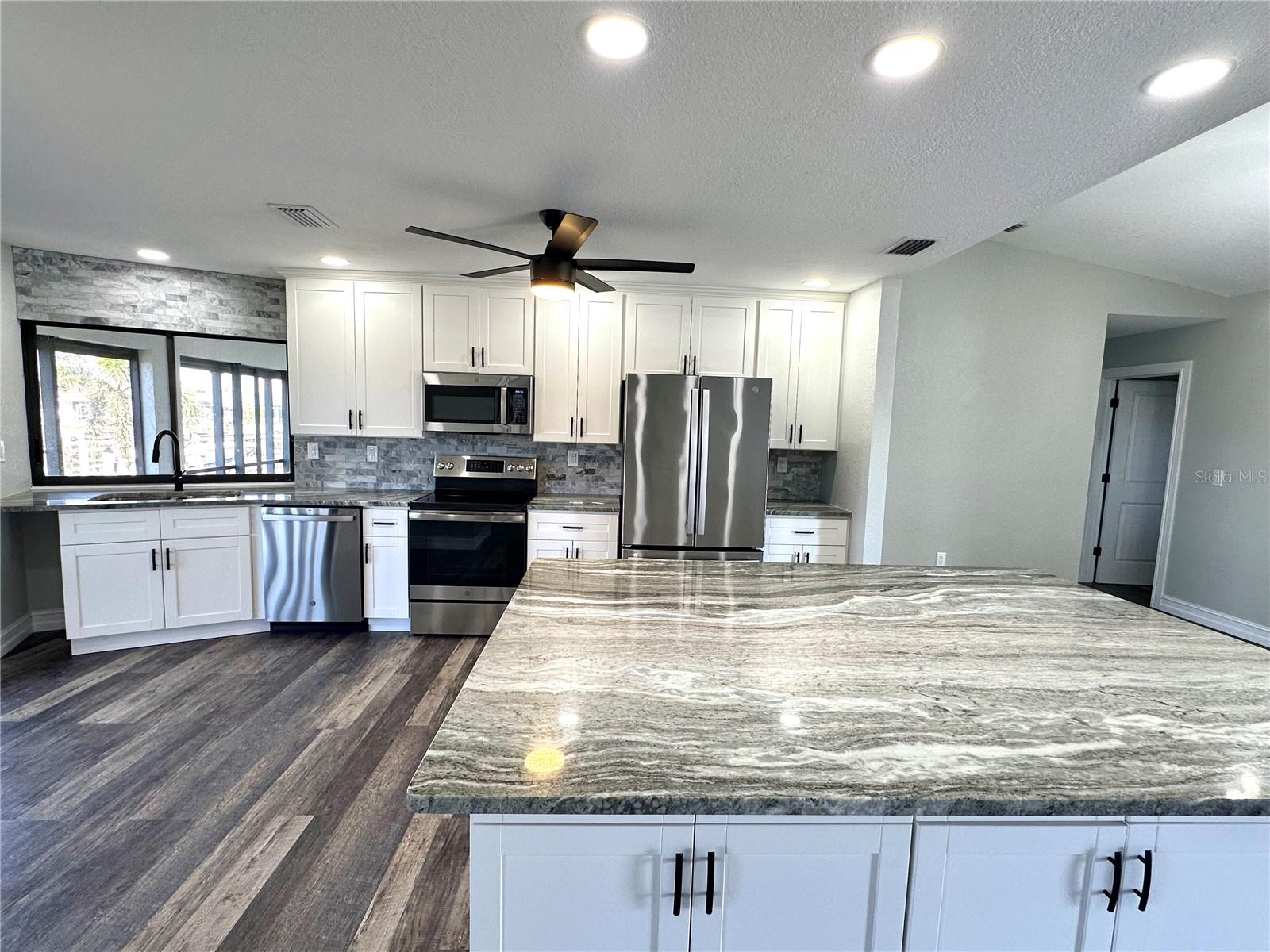 525 MEDICI CT, PUNTA GORDA, FL, 33950