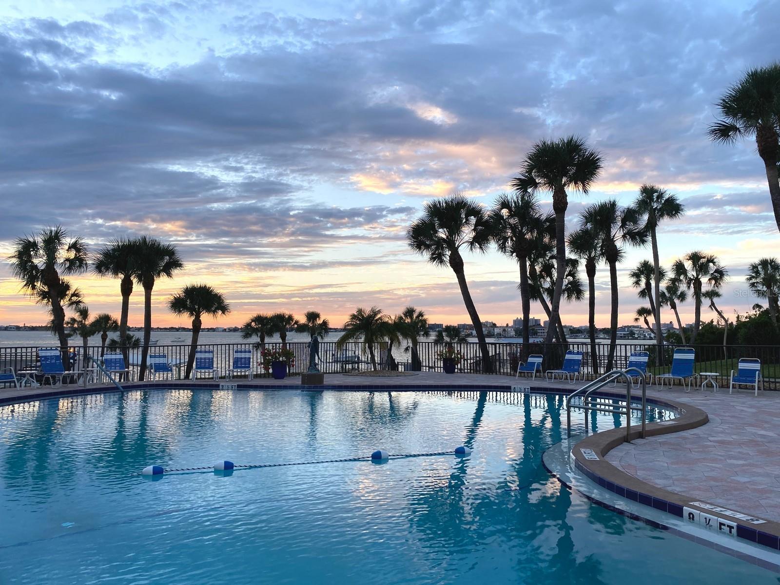 100 BLUFF VIEW DR #401A, BELLEAIR BLUFFS, FL, 33770