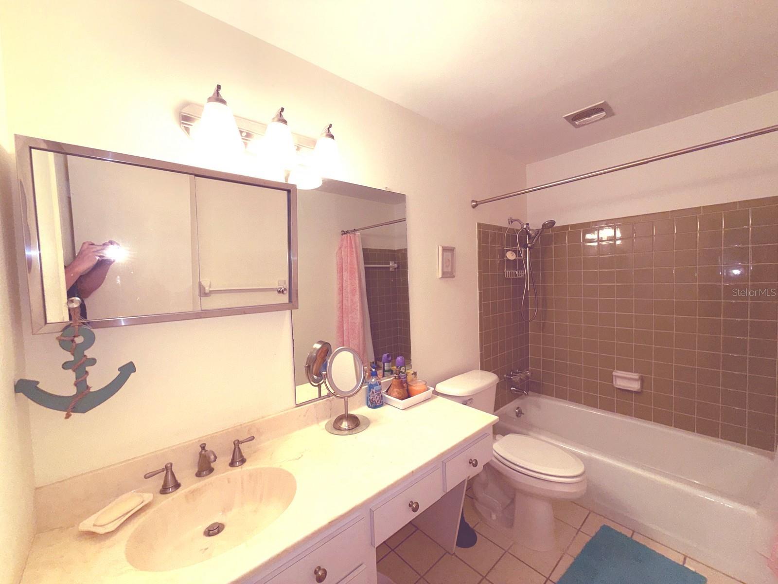 100 BLUFF VIEW DR #401A, BELLEAIR BLUFFS, FL, 33770