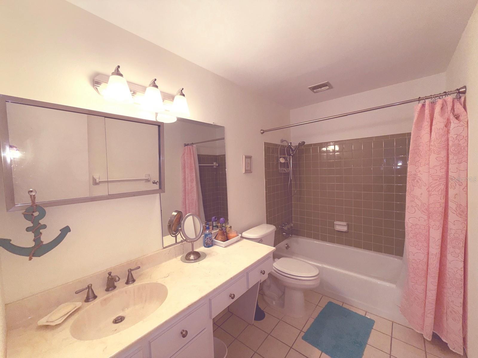 100 BLUFF VIEW DR #401A, BELLEAIR BLUFFS, FL, 33770