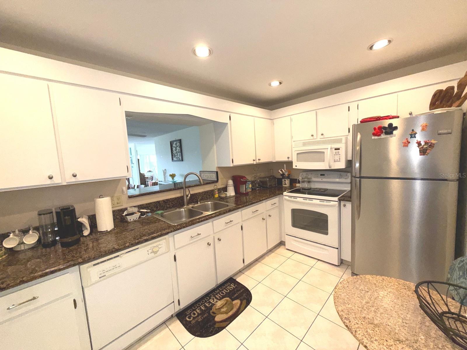 100 BLUFF VIEW DR #401A, BELLEAIR BLUFFS, FL, 33770
