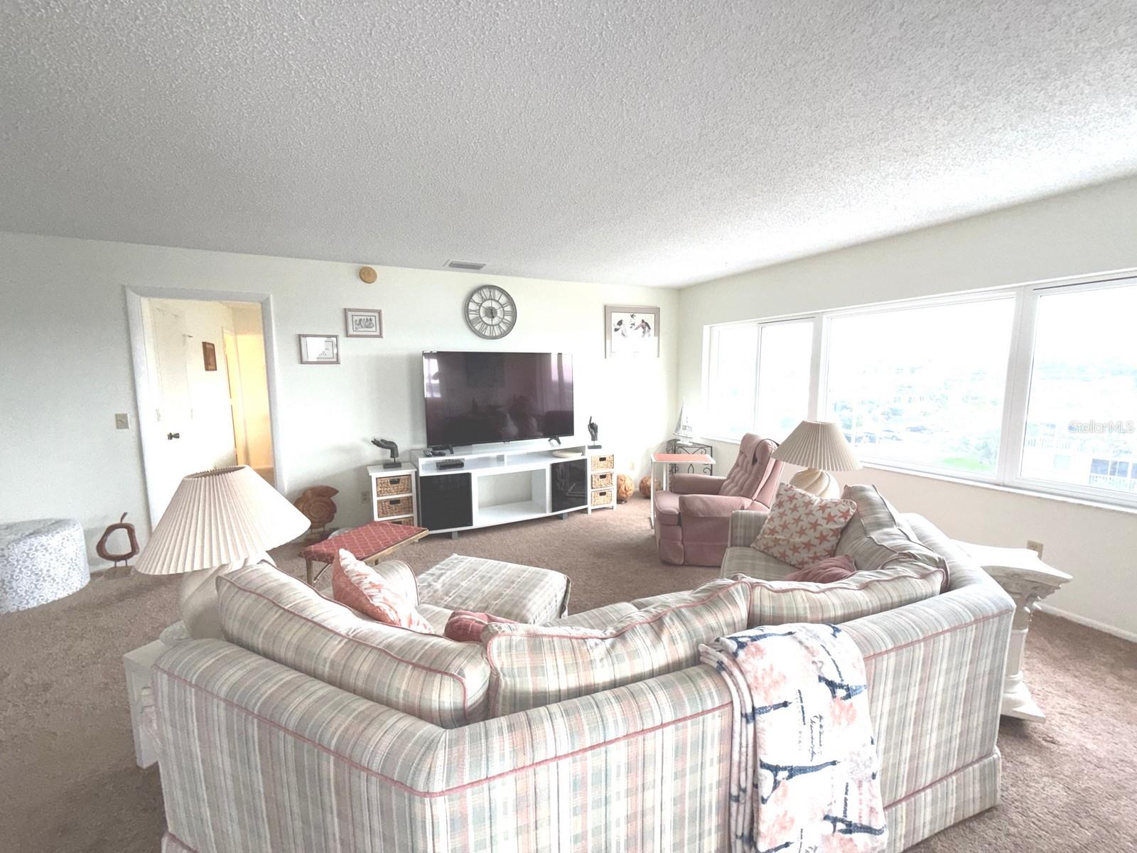 100 BLUFF VIEW DR #401A, BELLEAIR BLUFFS, FL, 33770