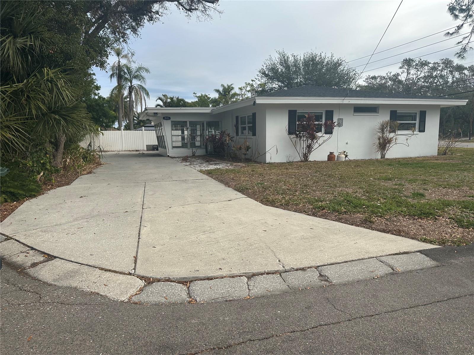 3553 CENTER CIR, LARGO, FL, 33774