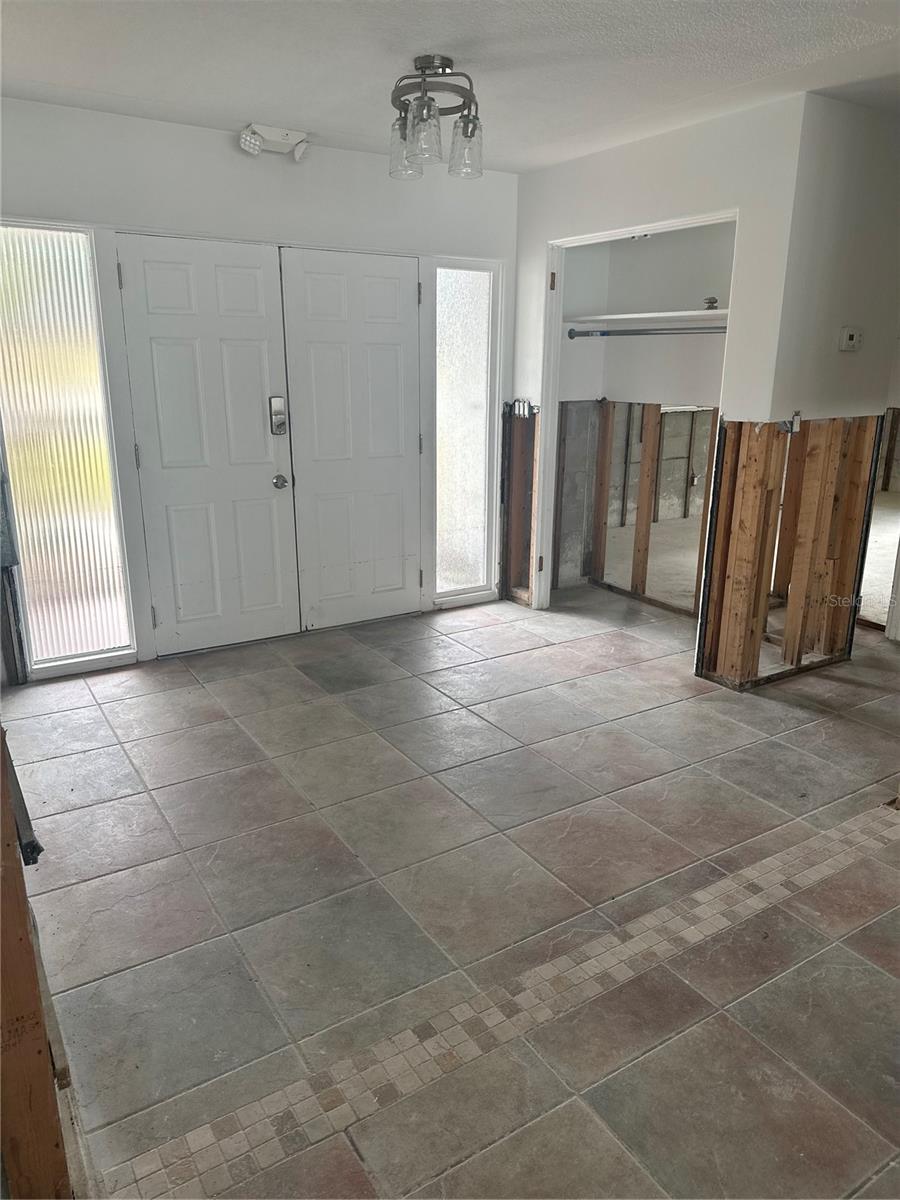 3553 CENTER CIR, LARGO, FL, 33774