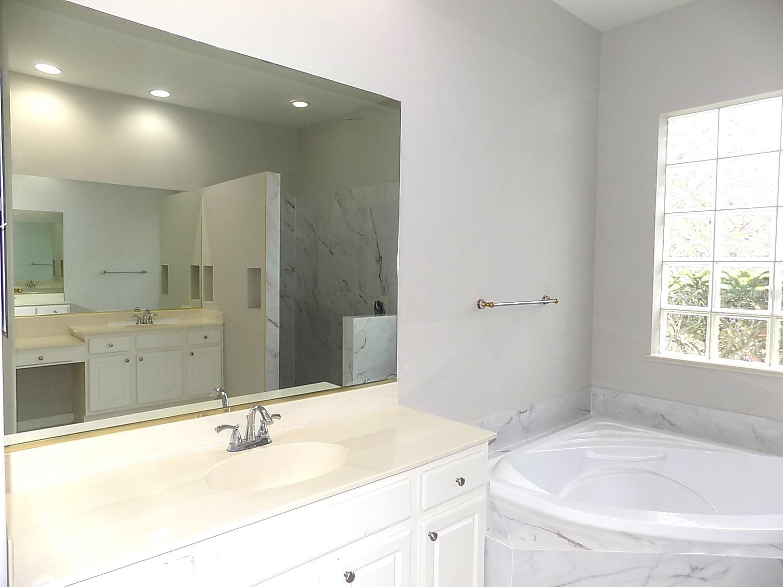 7212 SOUTHGATE CT, SARASOTA, FL, 34243