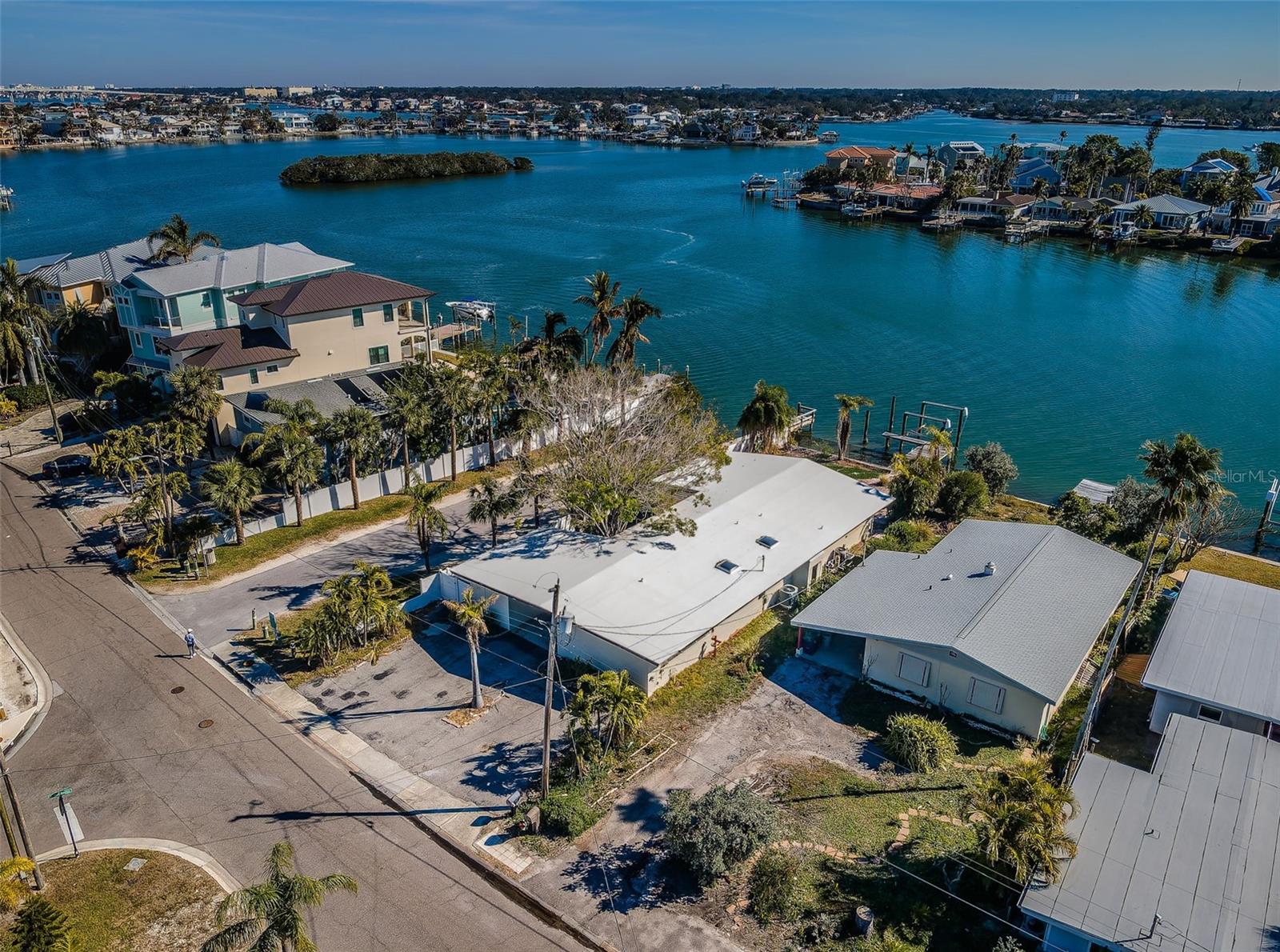 1215 BAY SHORE BLVD, INDIAN ROCKS BEACH, FL, 33785