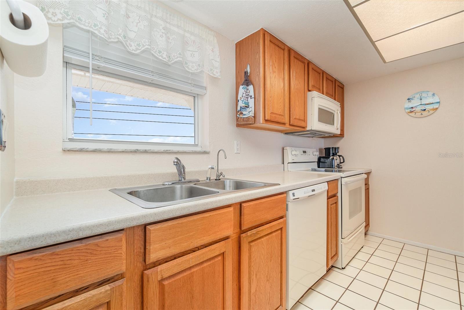 2700 MAGDALINA DR #2B, PUNTA GORDA, FL, 33950