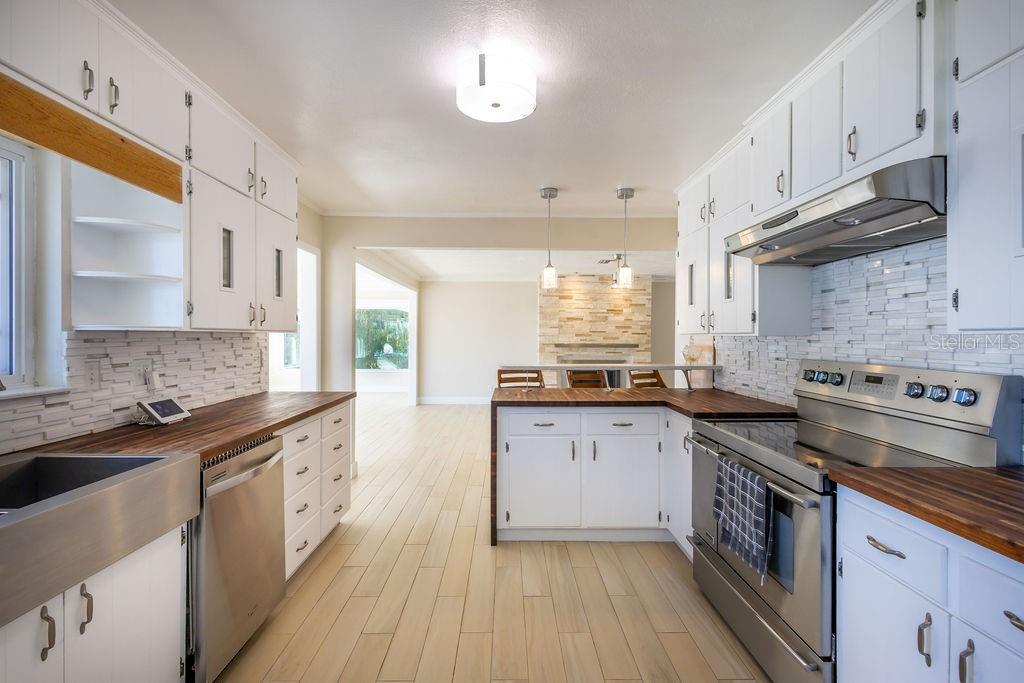 115 N LAKE FLORENCE DR, WINTER HAVEN, FL, 33884