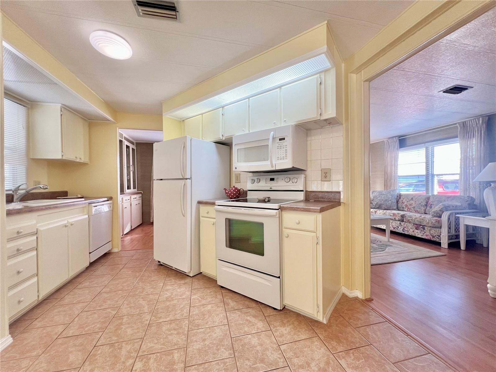 1100 BELCHER RD S #706, LARGO, FL, 33771