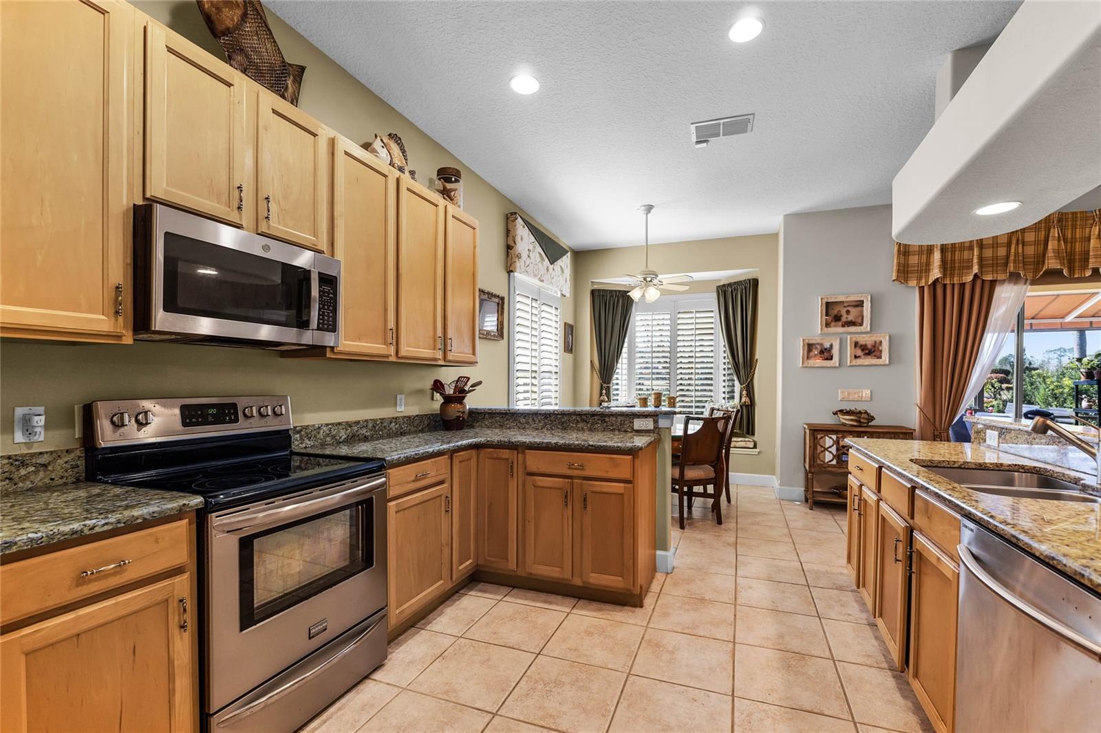 4 ARIKA AT LIONSPAW, DAYTONA BEACH, FL, 32124