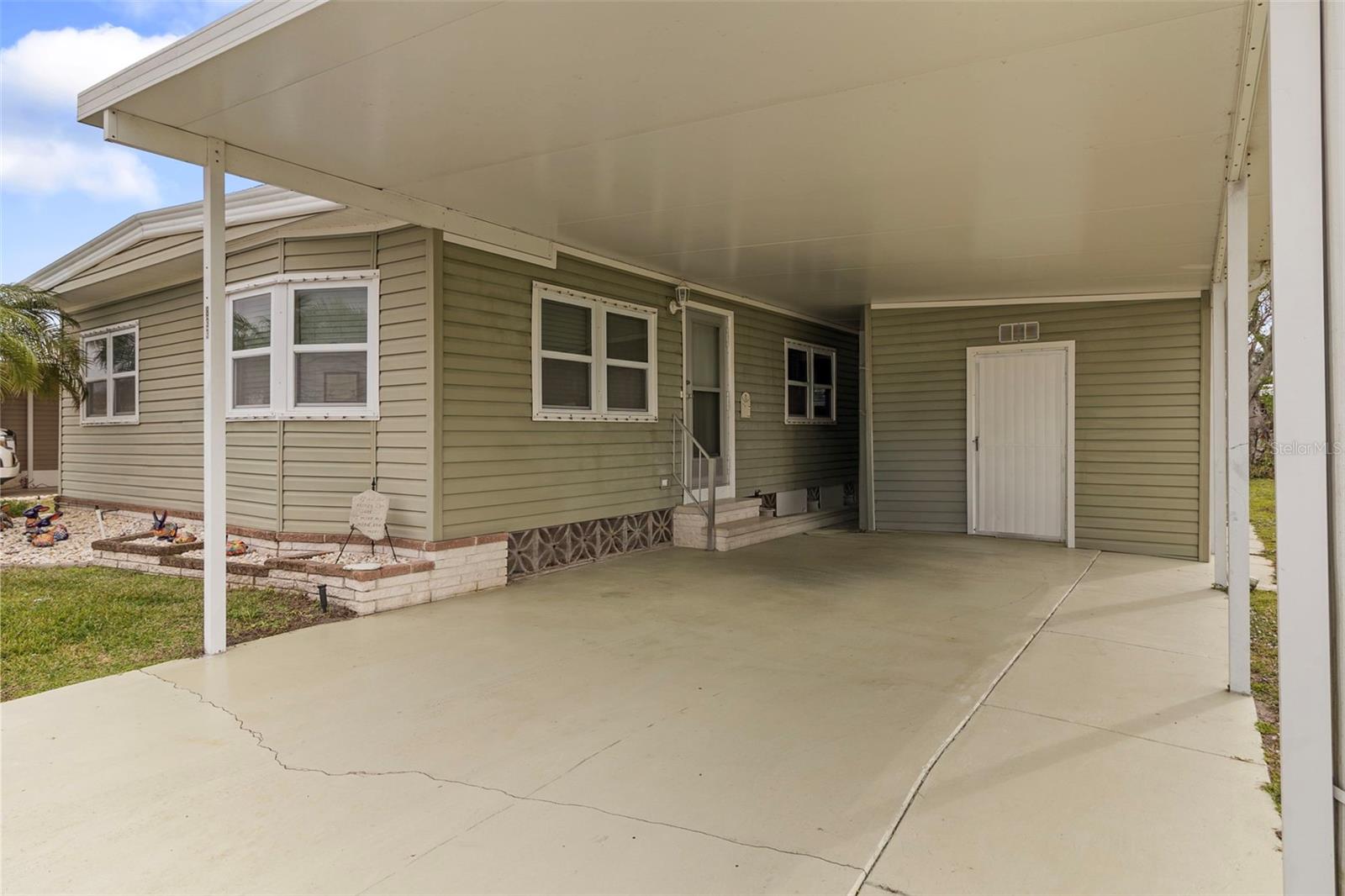 C7504497 Property Photo