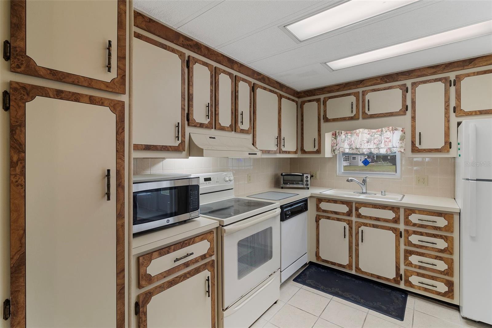 C7504497 Property Photo