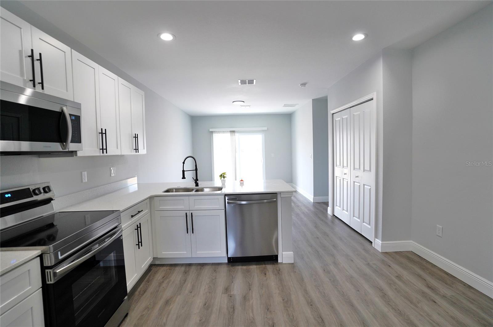 6918 DICKINSON DR, SEBRING, FL, 33872