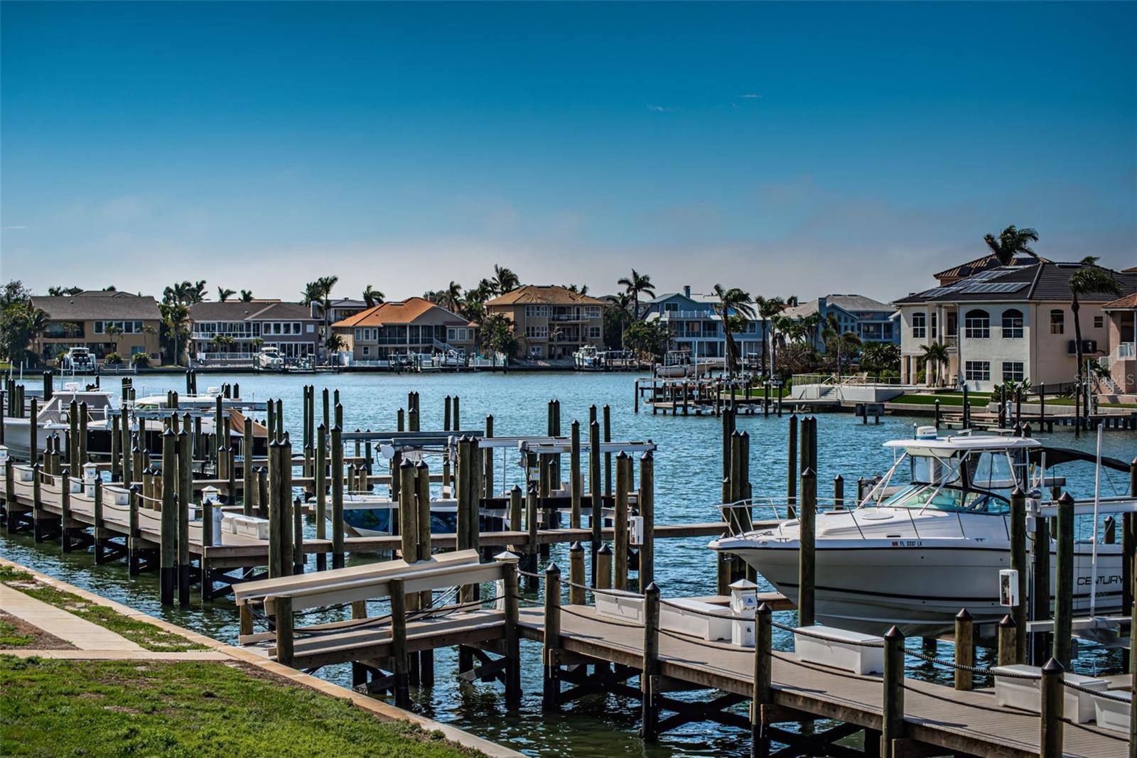 2775 KIPPS COLONY DR S #105, GULFPORT, FL, 33707
