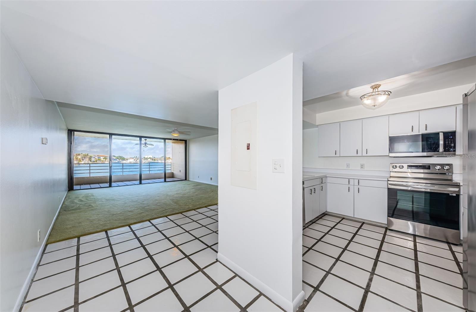 2775 KIPPS COLONY DR S #105, GULFPORT, FL, 33707