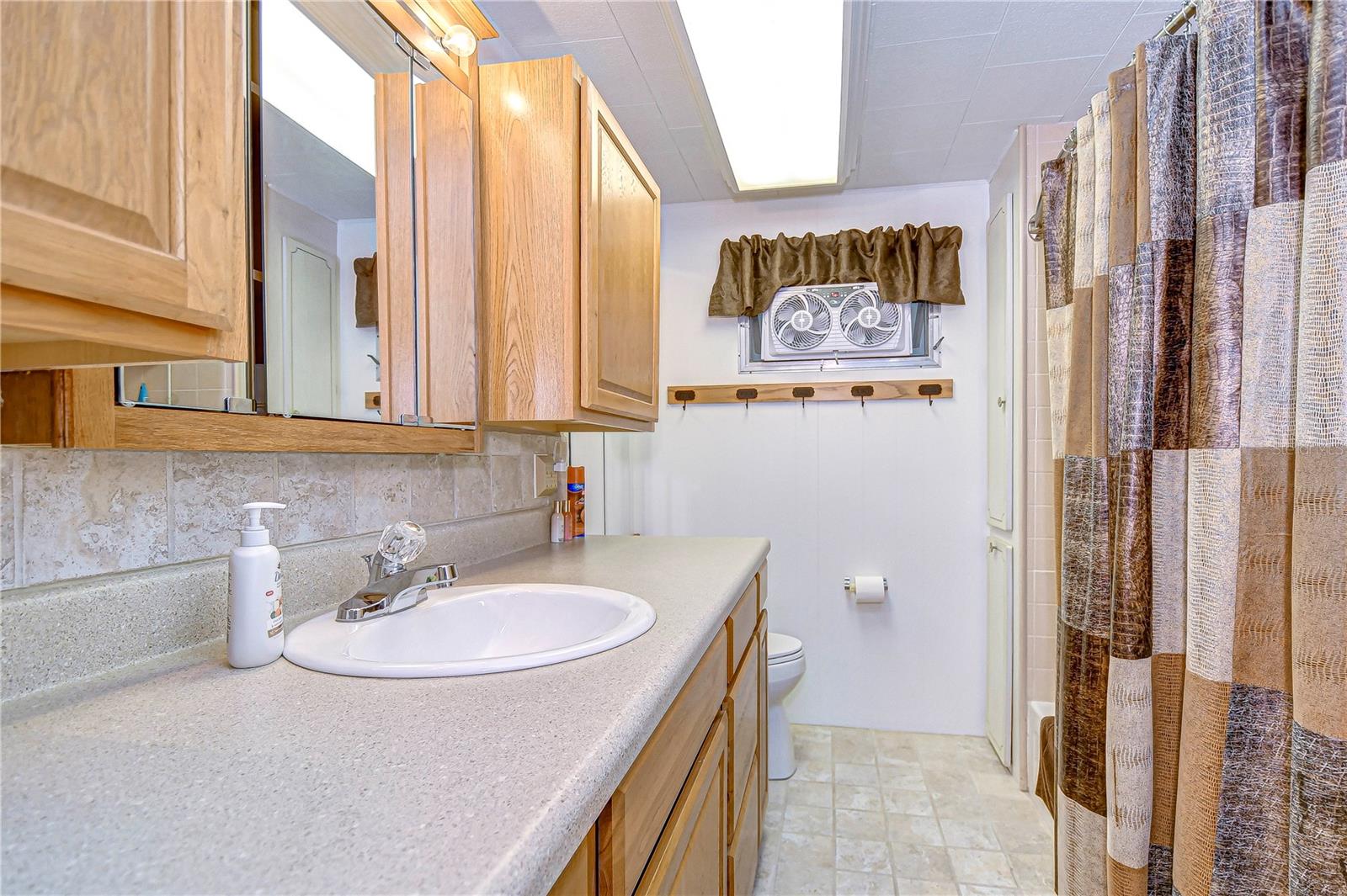 TB8346055 Property Photo