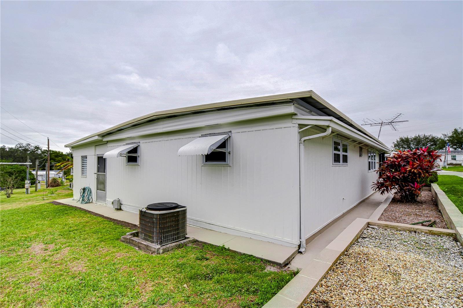 TB8346055 Property Photo