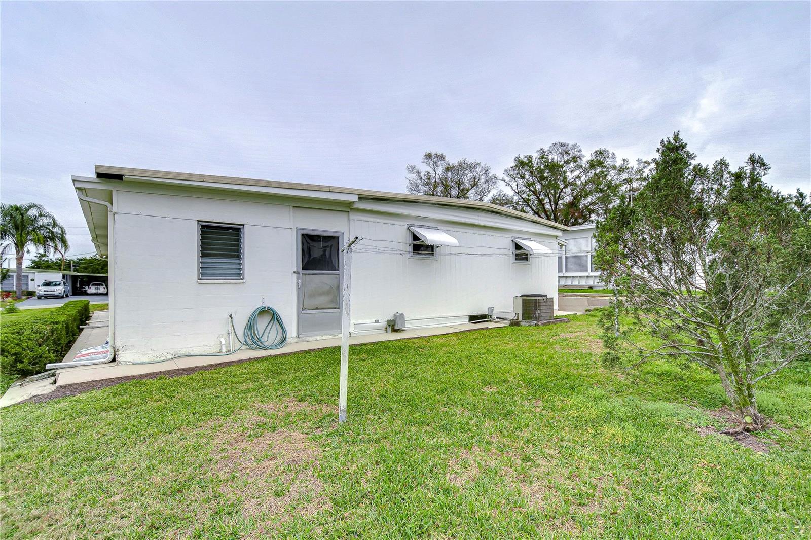 TB8346055 Property Photo