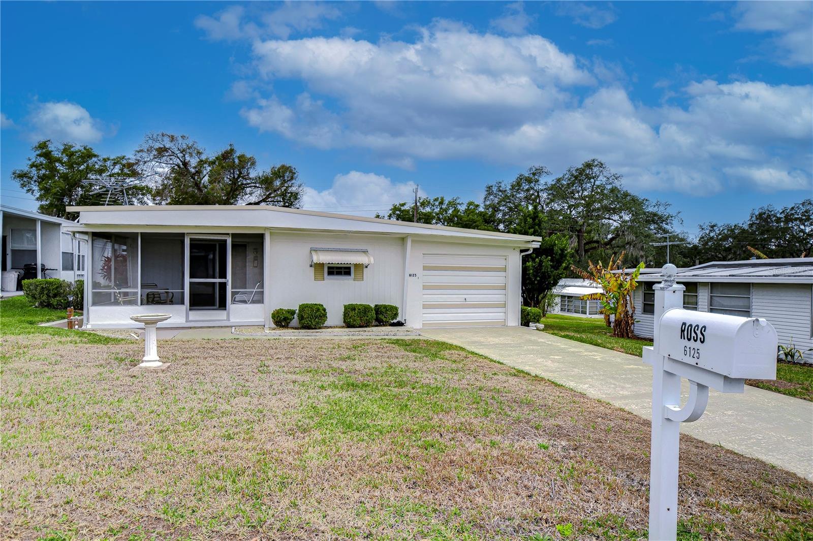 TB8346055 Property Photo