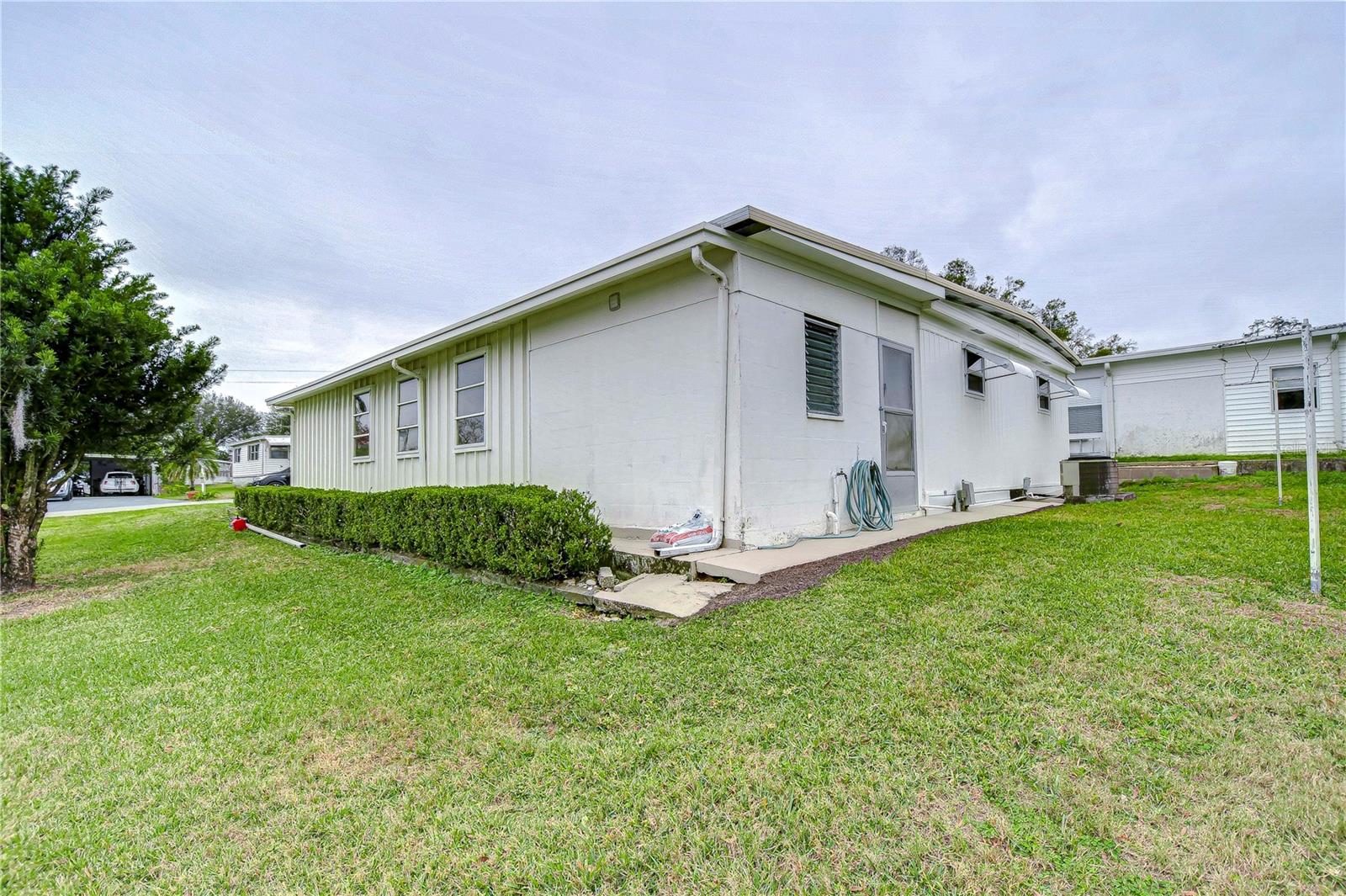 TB8346055 Property Photo