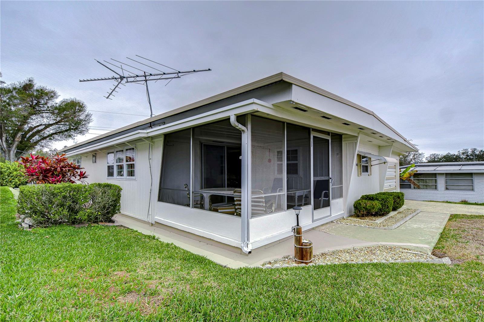 TB8346055 Property Photo