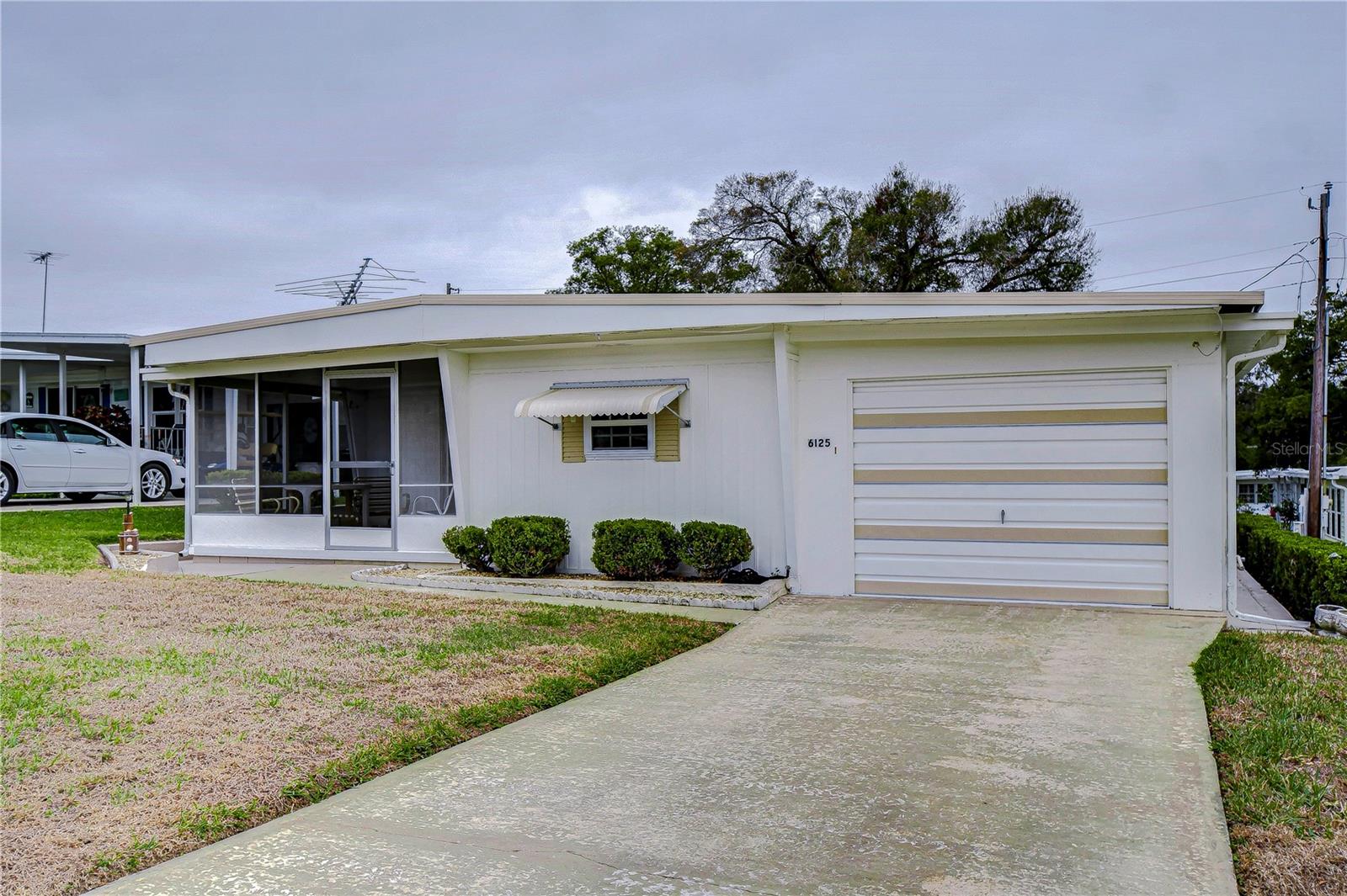 TB8346055 Property Photo