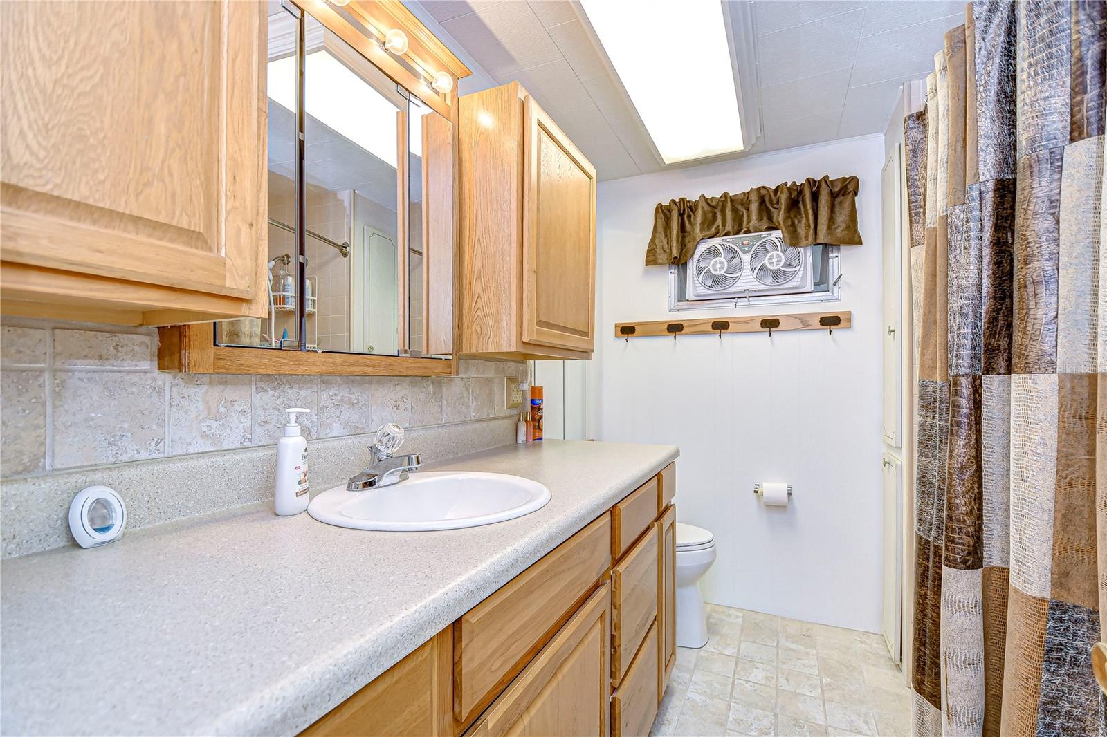 TB8346055 Property Photo