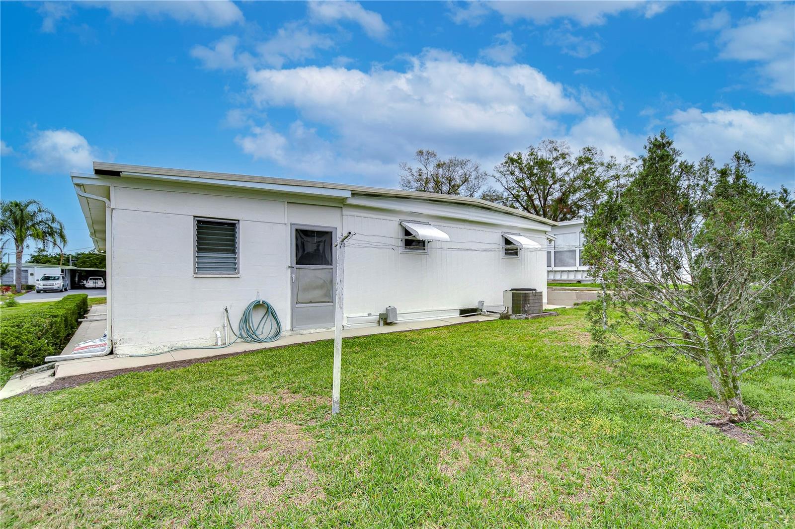 TB8346055 Property Photo