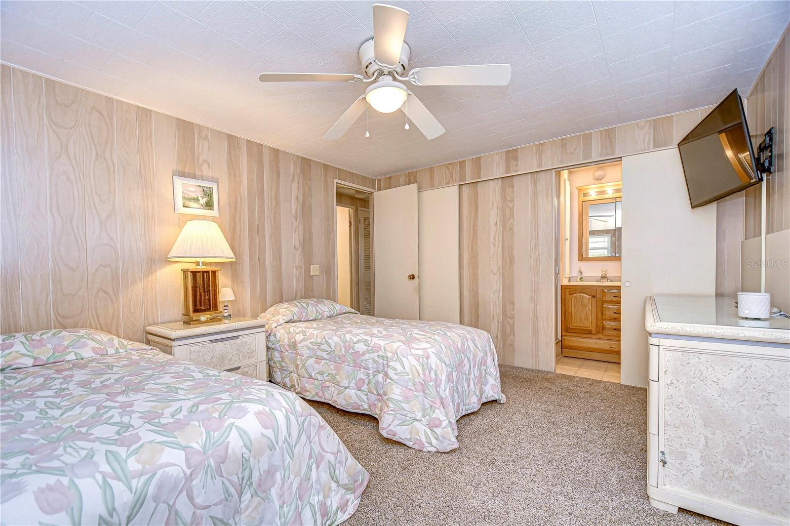 TB8346055 Property Photo