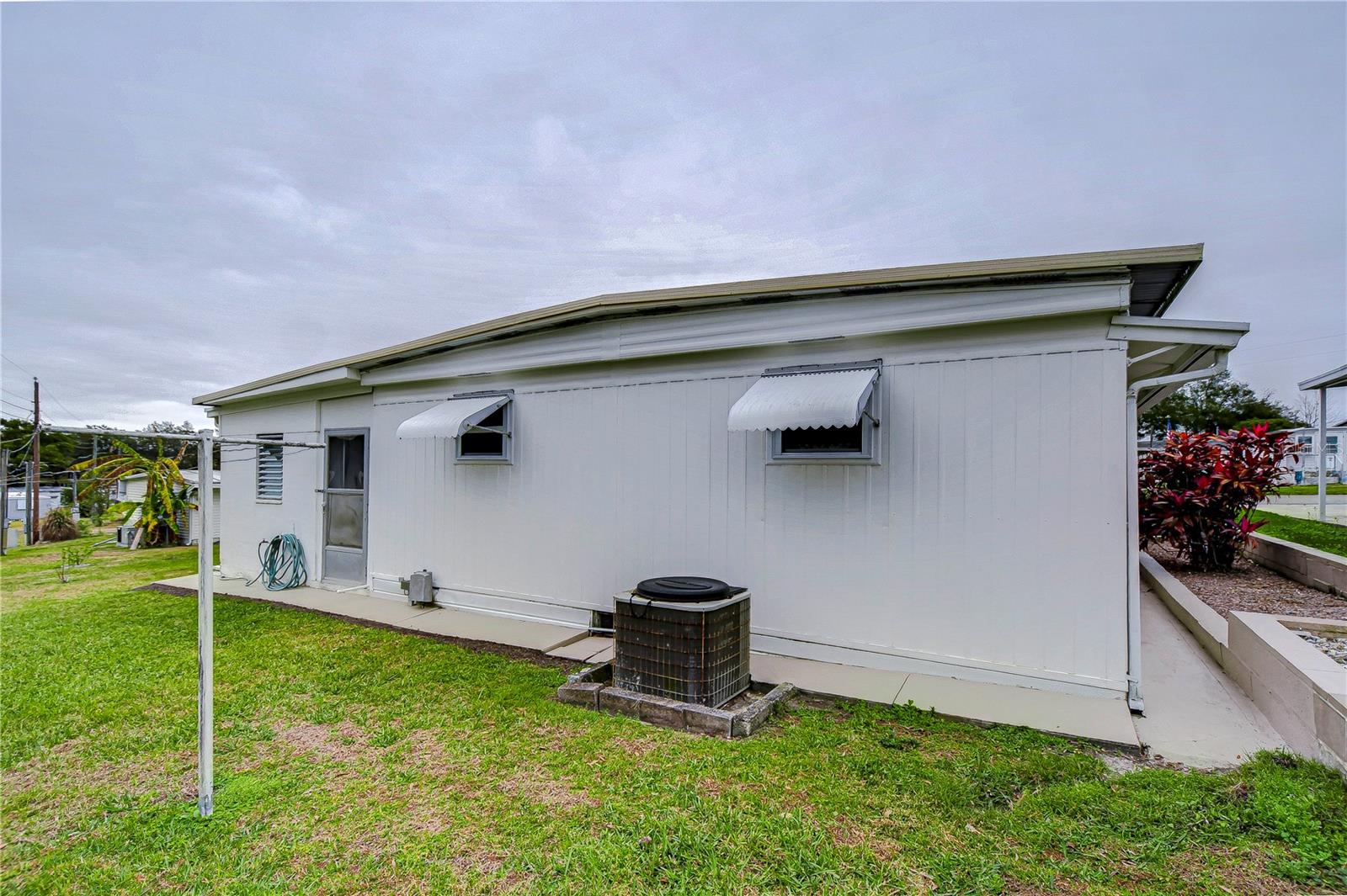 TB8346055 Property Photo