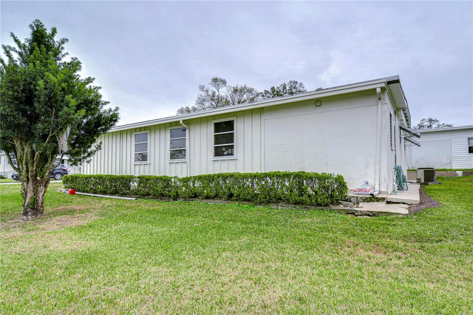 TB8346055 Property Photo