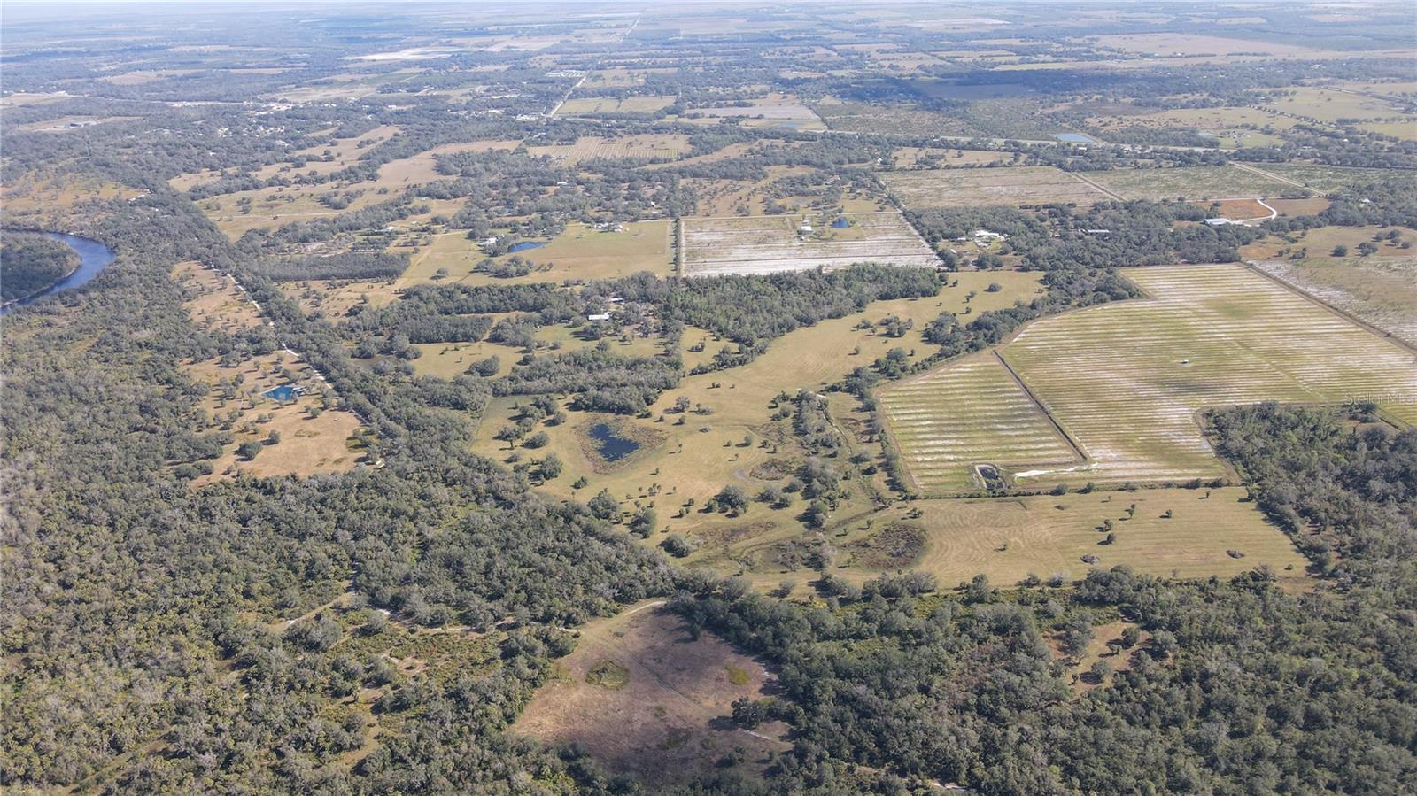 TB8346085 Property Photo