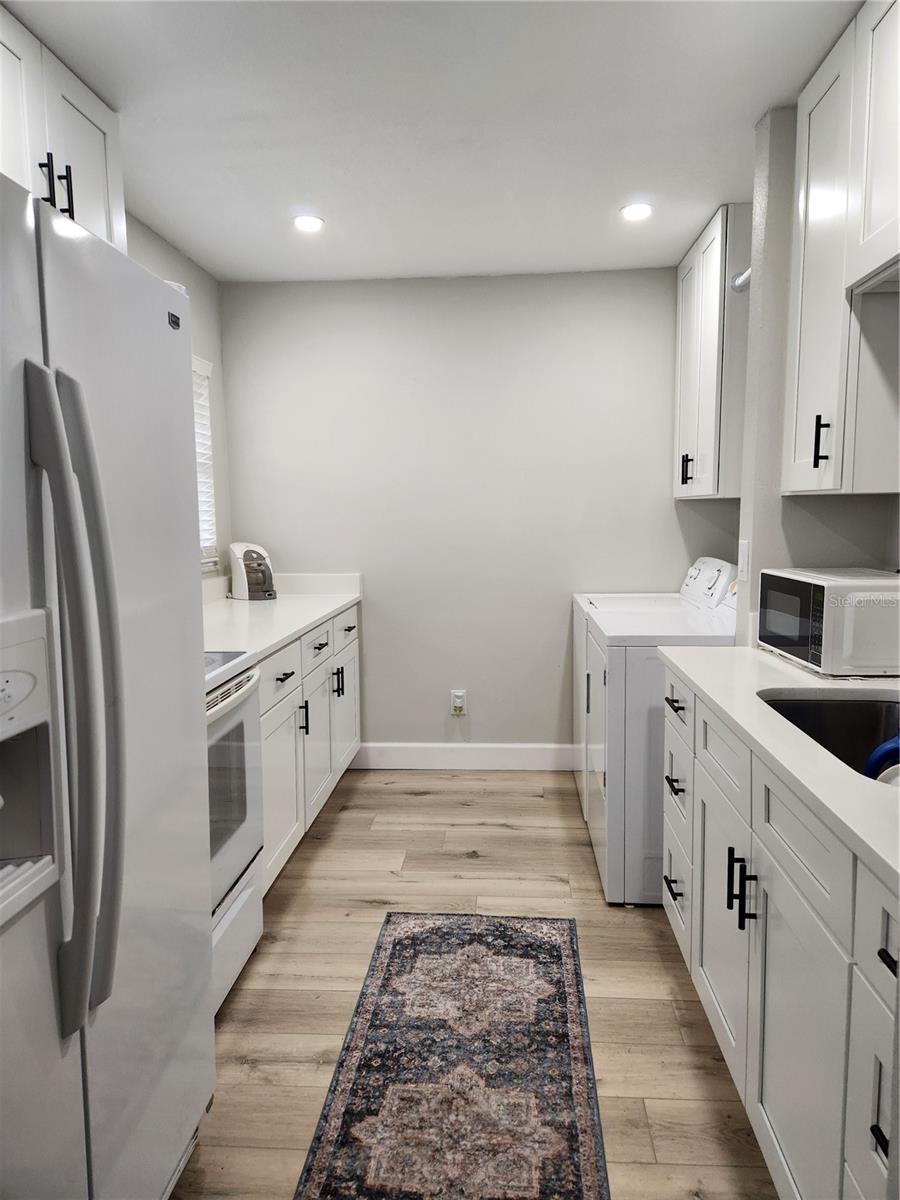 Newly Renovated Kitchen with a FULL sized Washer and Dryer!