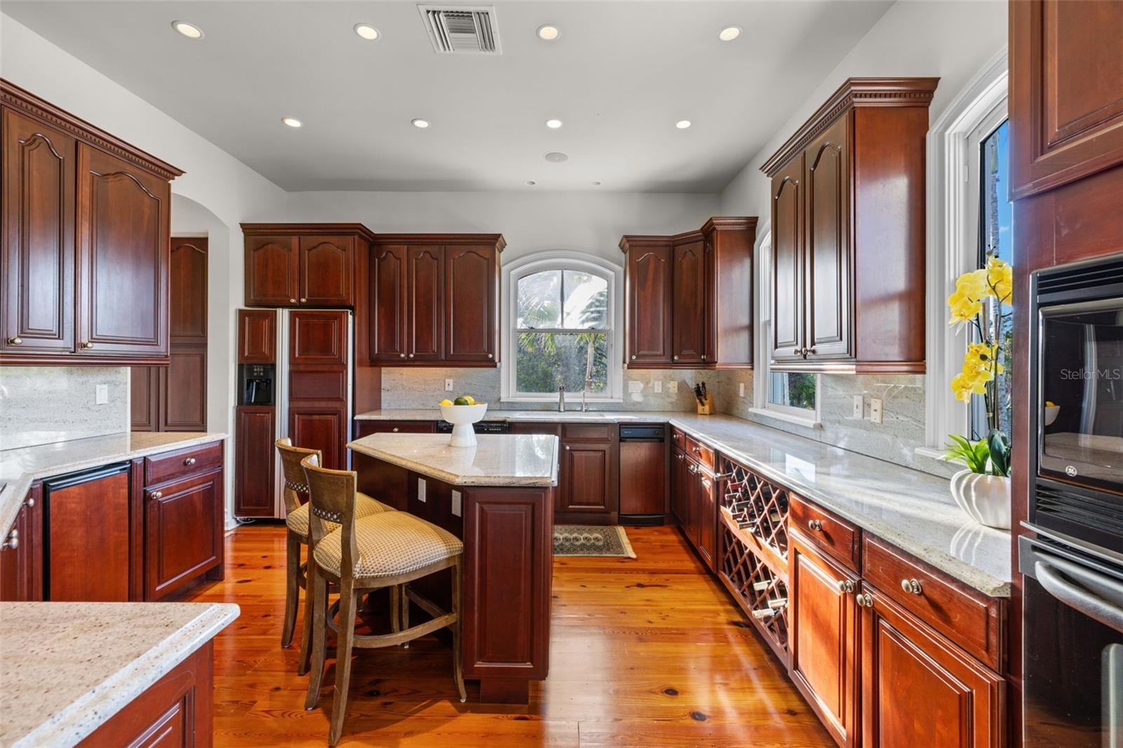 A4638952 Property Photo