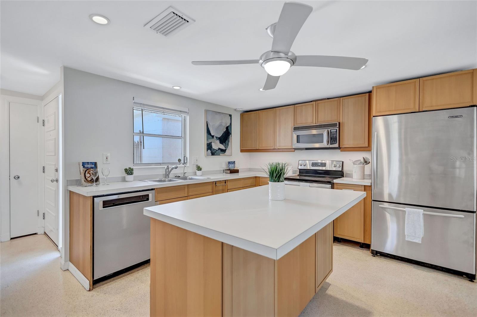 A4638966 Property Photo