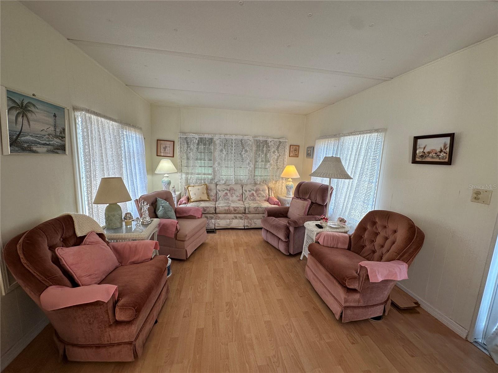 N6136972 Property Photo