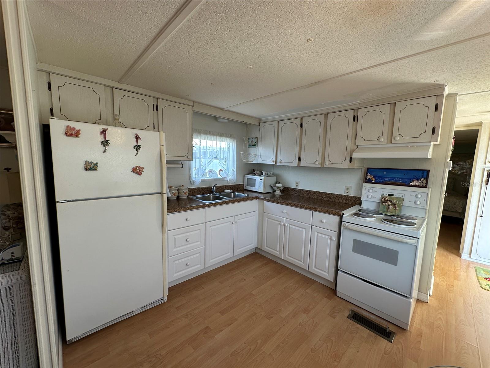 N6136972 Property Photo