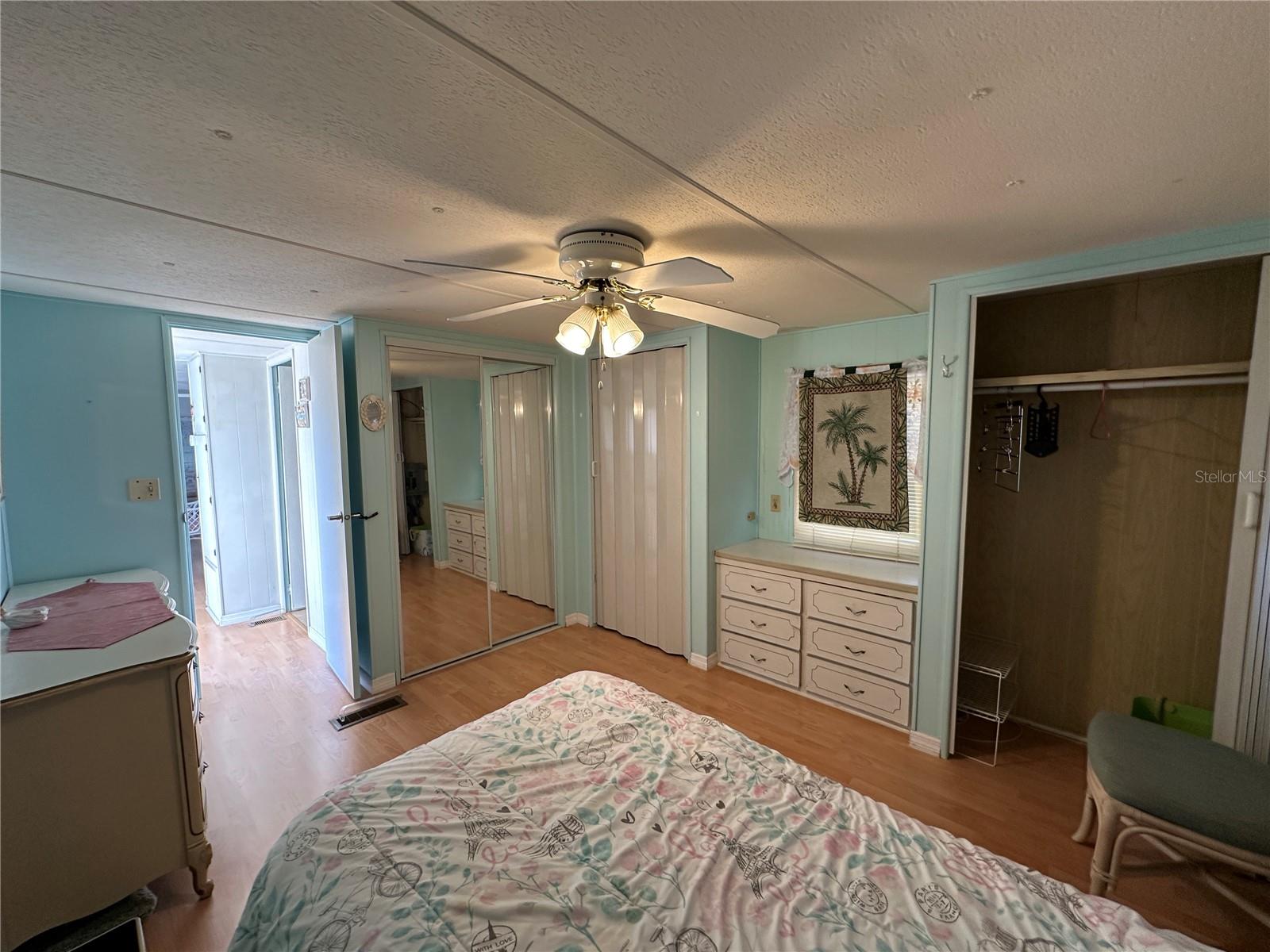 N6136972 Property Photo