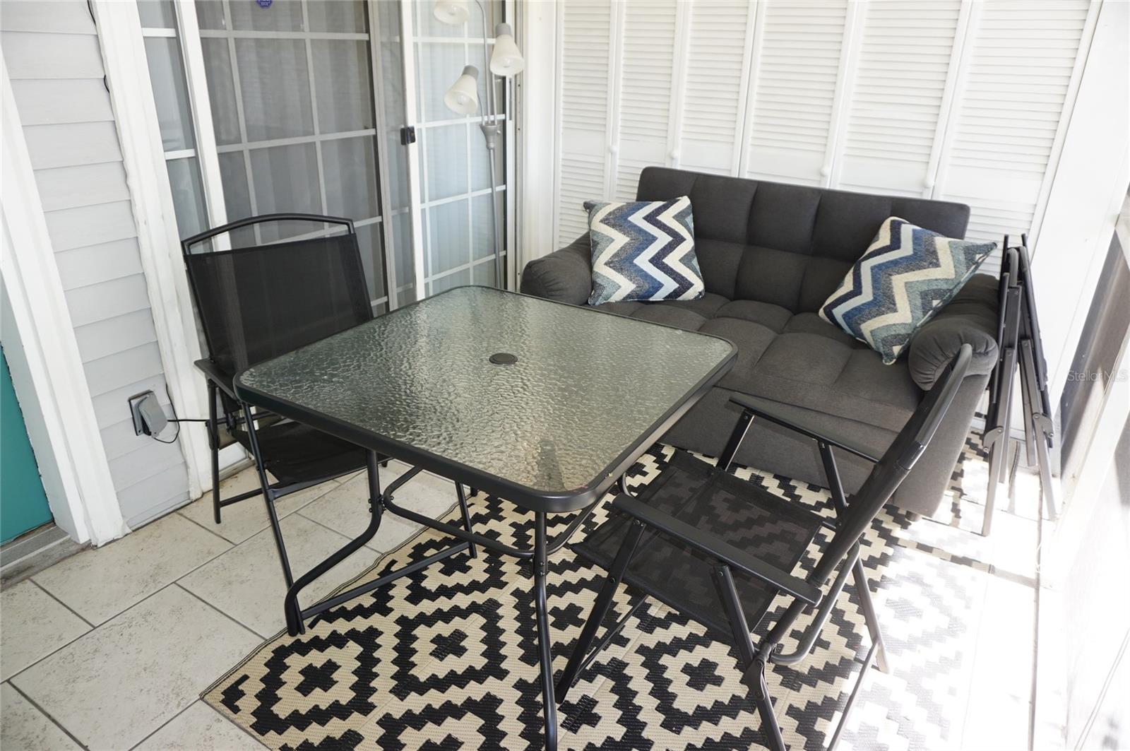 W7872118 Property Photo