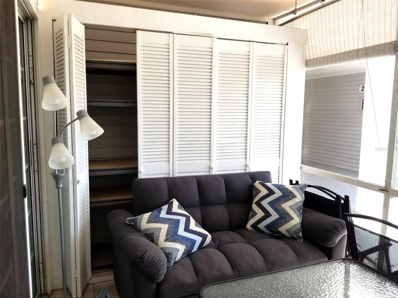 W7872118 Property Photo