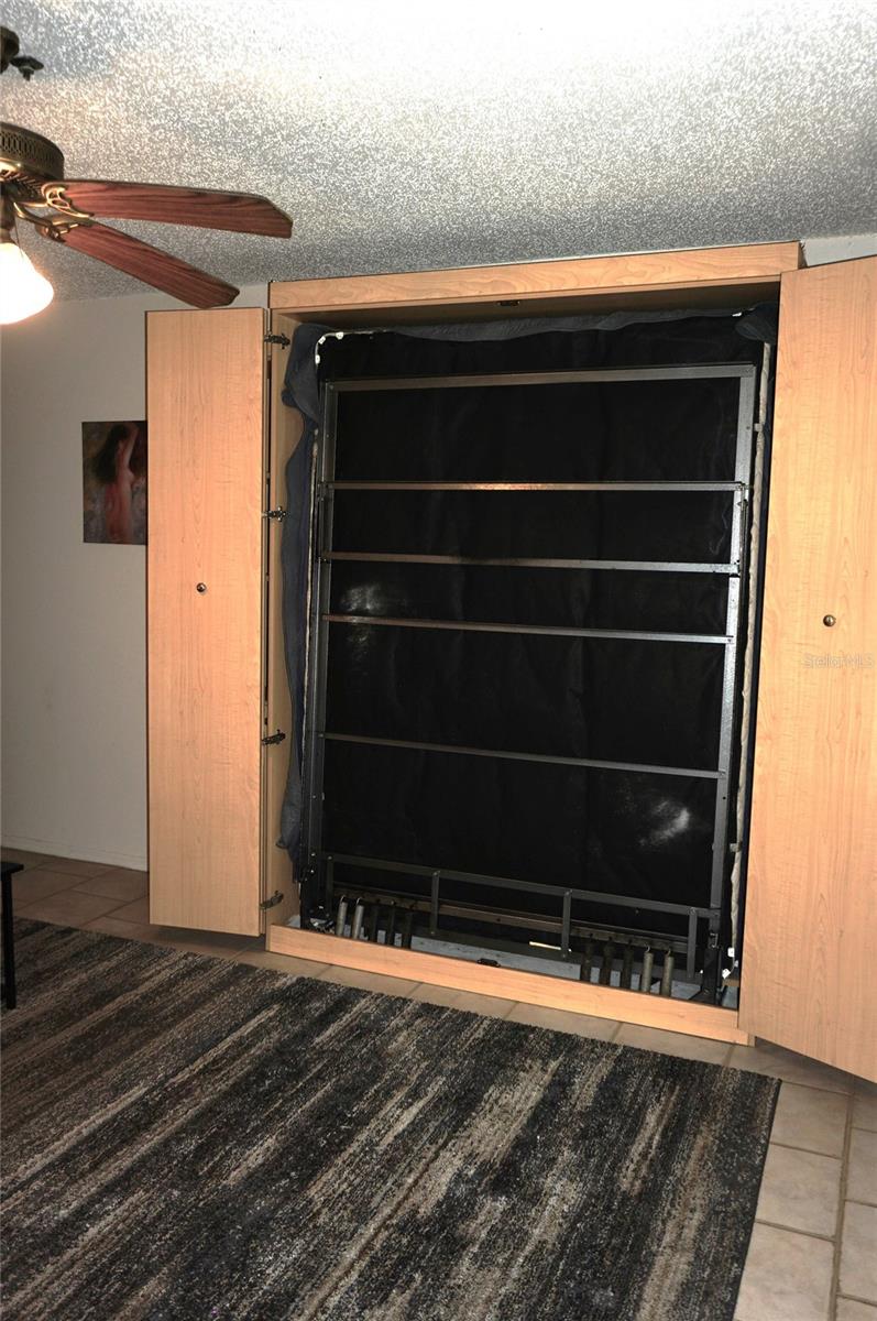 W7872118 Property Photo